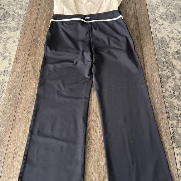 Marika Wokout/Yoga Set - Picture 2 of 14